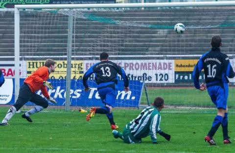 Franze schießt 99 zum Sieg (MZ vom 25.11.13)