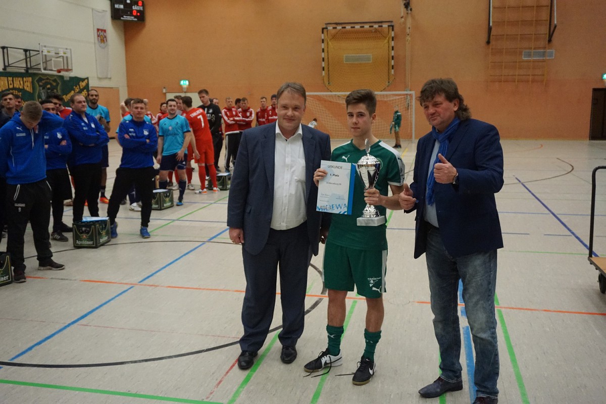 Der SV Merseburg 99 gewinnt den MIDEWA Cup 2016