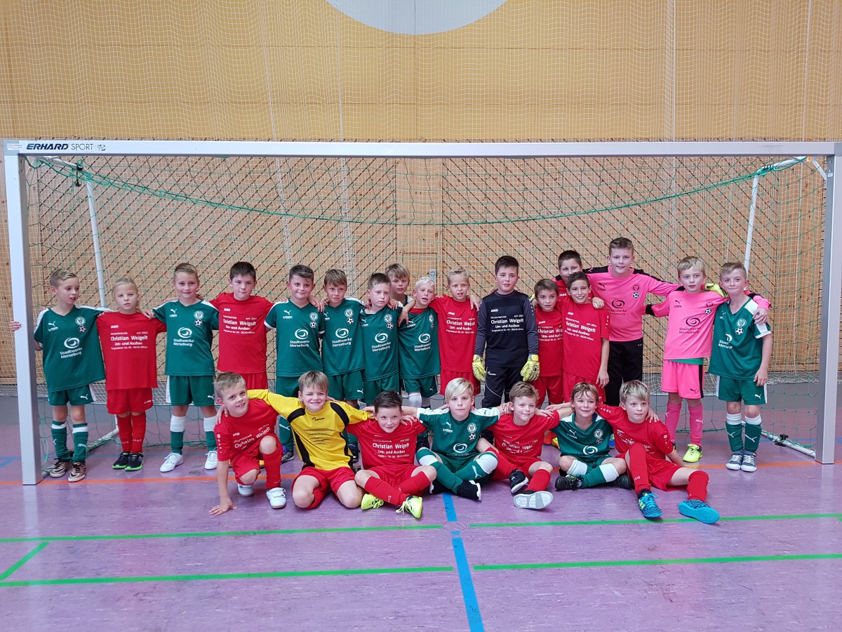 Hallensaison 17/18 der F Jugend mit Turnier eröffnet