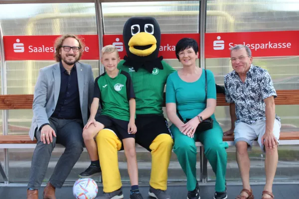 Eröffnung der neuen Auswechselbänke
