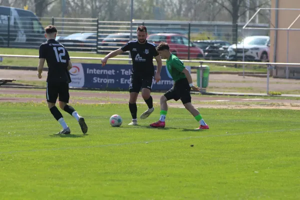SV Merseburg 99 : SC Obhausen 1929