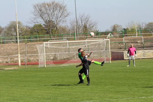 SV Merseburg 99 : SC Obhausen 1929