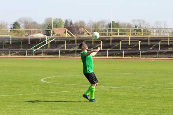 SV Merseburg 99 : SC Obhausen 1929