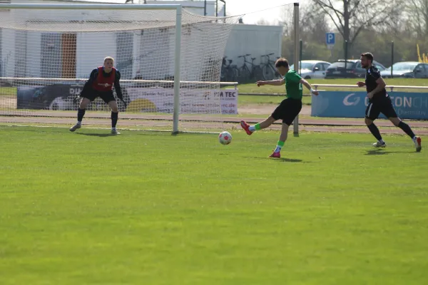 SV Merseburg 99 : SC Obhausen 1929
