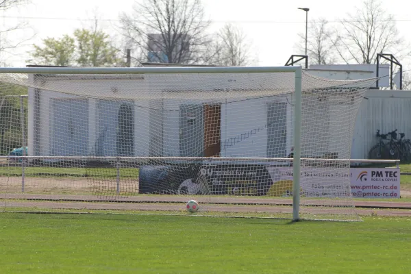 SV Merseburg 99 : SC Obhausen 1929