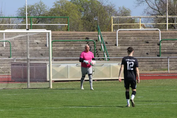 SV Merseburg 99 : SC Obhausen 1929