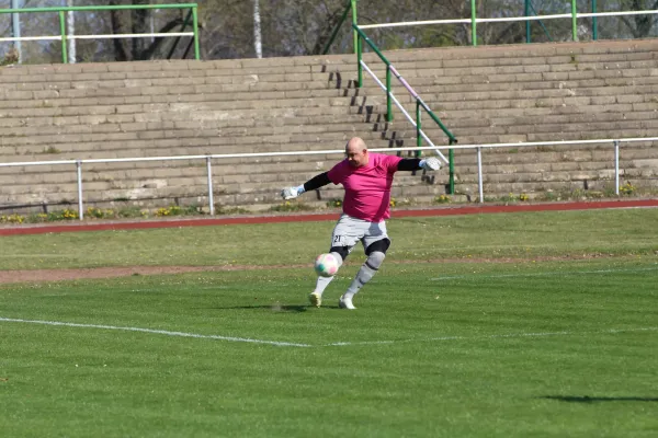 SV Merseburg 99 : SC Obhausen 1929
